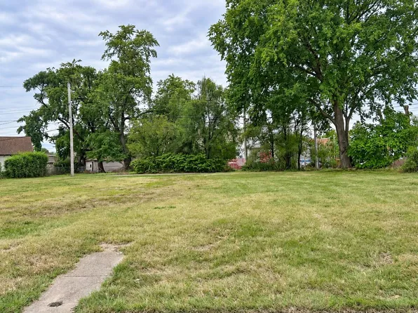 832 May St, Hammond, IN 46320