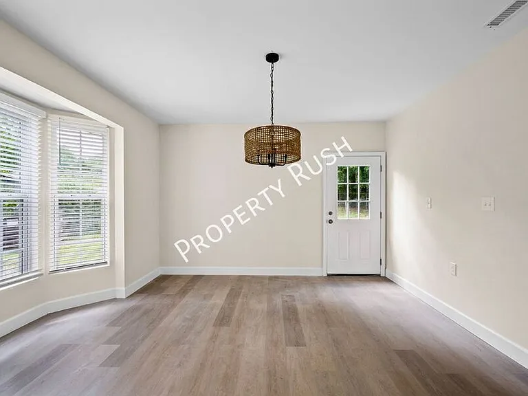321 Whitmire Cir — Photo 9