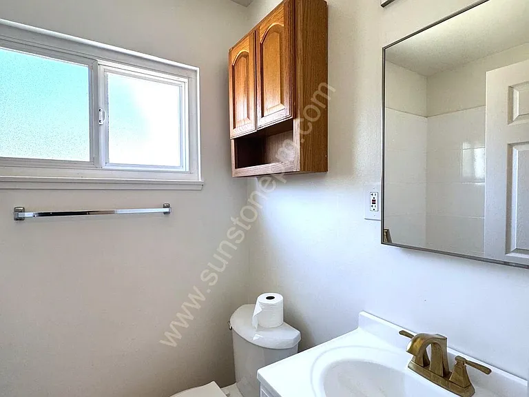 2422 Mariposa St — Photo 8