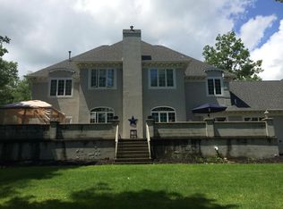 200 7th St #H-8-10, Vandling, PA 18421