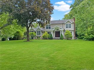 28 Walter Ln, Stamford, CT 06902