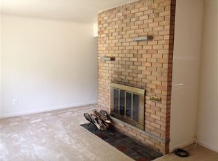 22183 Berg Rd, Southfield, MI 48033