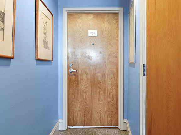 3rd image of 254 Pennsylvania Ave #1