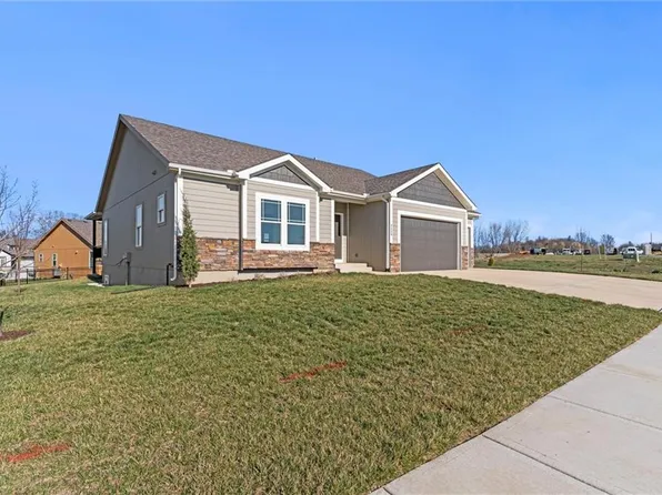 2339 NE Skopelos Ct, Grain Valley, MO 64029