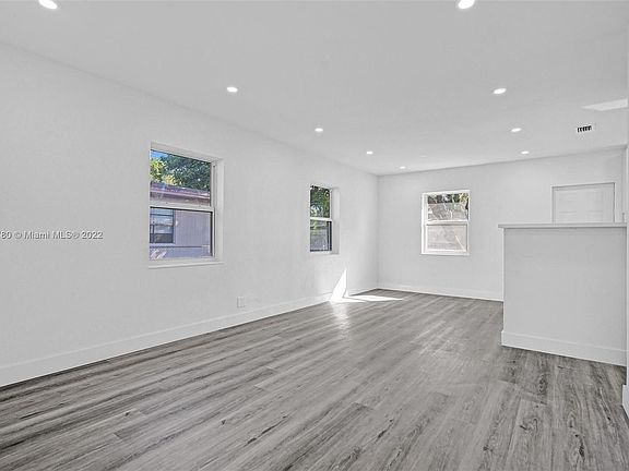 4th image of 16065 NE 9th Pl #0