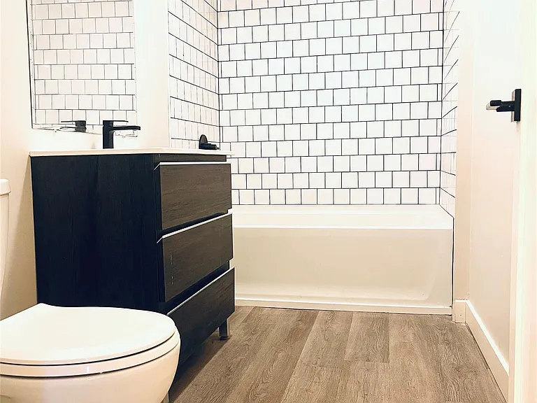 7 S Clinton St #2 — Photo 3