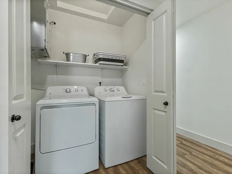 Santiam Canyon Luxury Townhomes — Photo 20