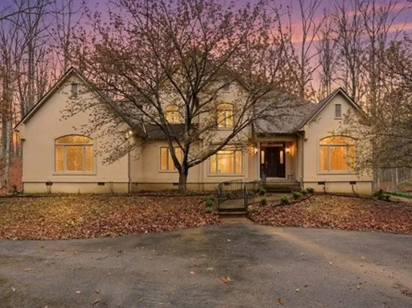 921 Poplar Pl, Monteagle, TN 37356