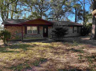 993 New Haven Dr, Cantonment, FL 32533