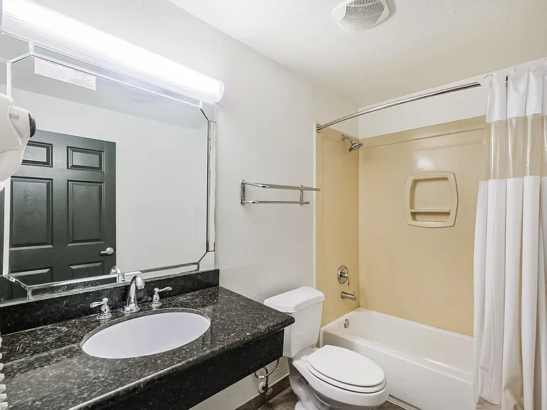 1025 Swanson St — Photo 56