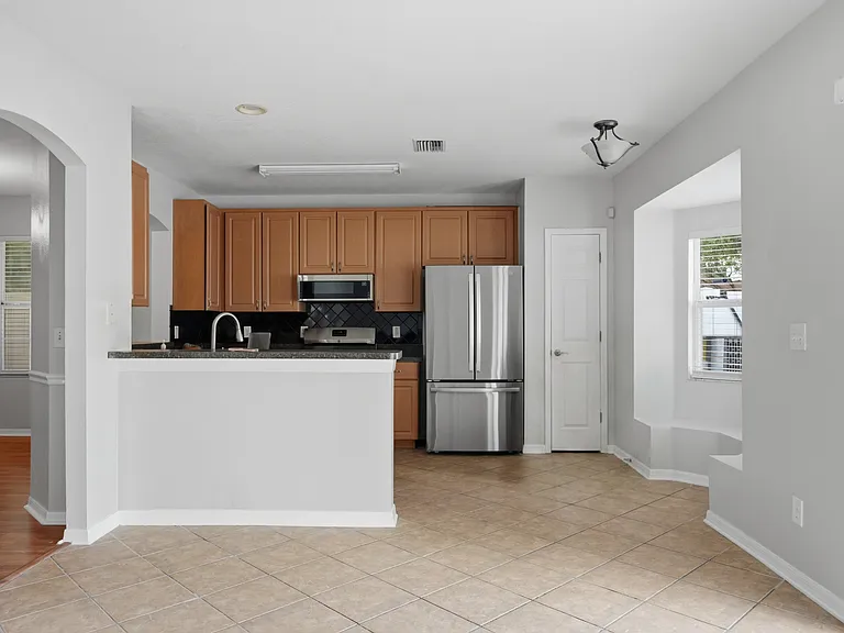 Open eat-in kitchen