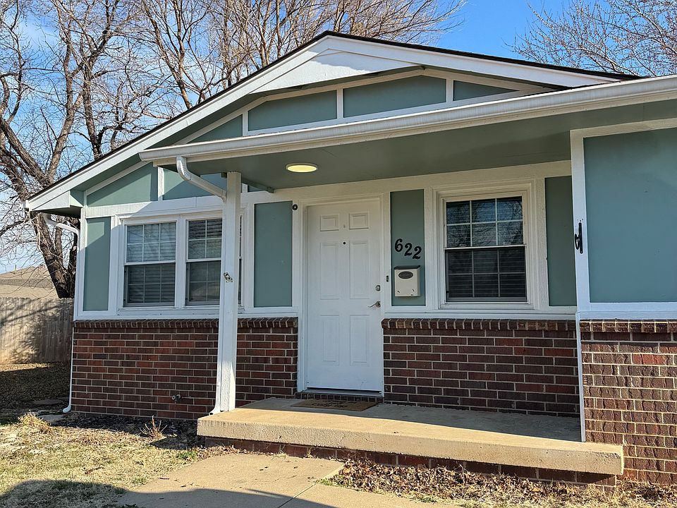 1st image of 622 N Pamela Cir