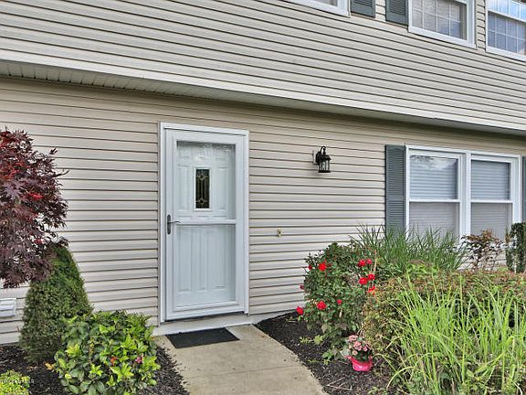 3rd image of 1054 Kilkormic St