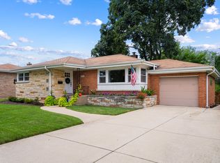 1302 W Campbell St, Arlington Heights, IL 60005