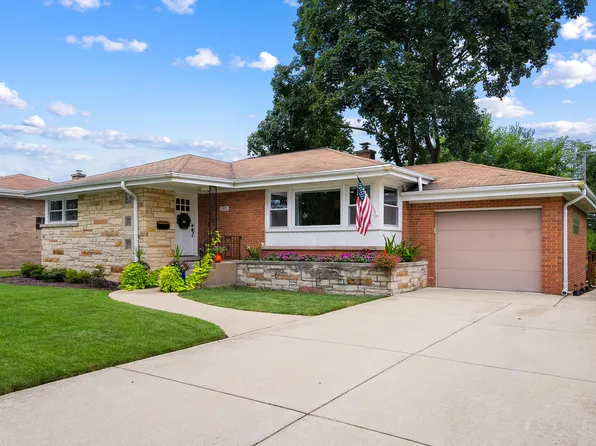 1302 W Campbell St, Arlington Heights, IL 60005