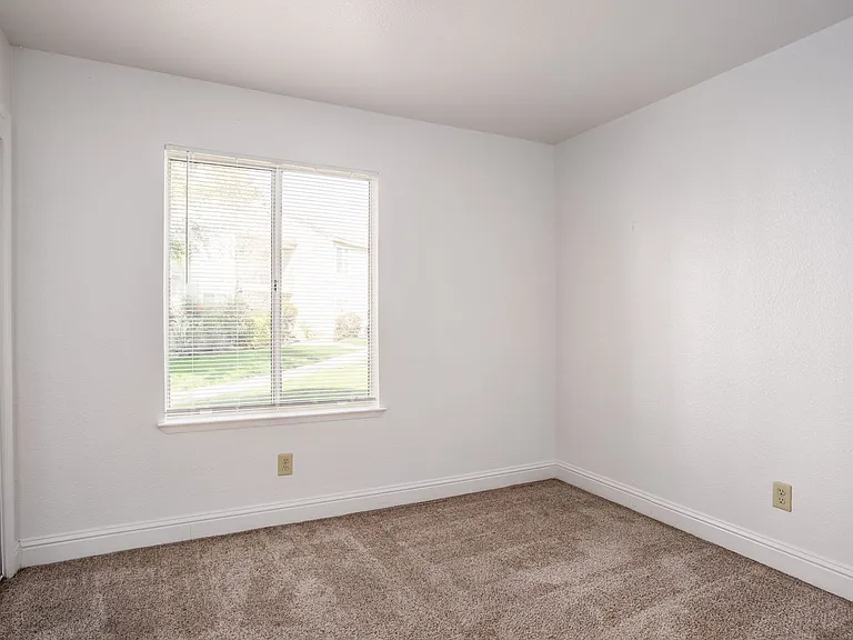 Sierra Ridge — Photo 32