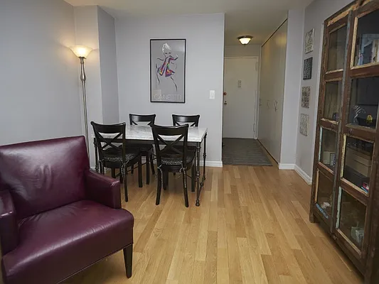 Sold by Sotheby's International Realty | media 3