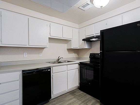 3rd image of 1600 W 12th St #2412