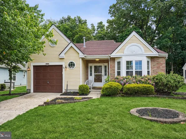 929 Larkspur Pl S, Mount Laurel, NJ 08054