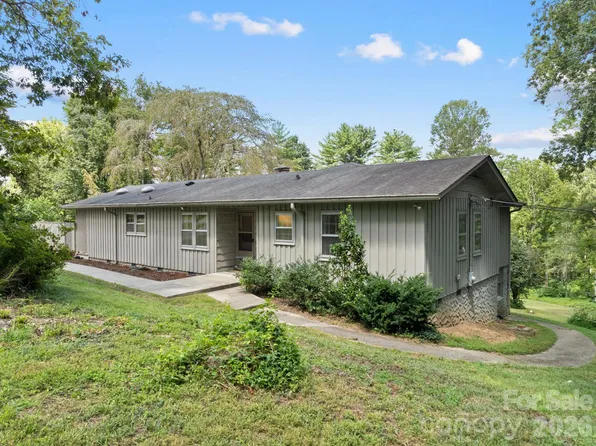 242 N Hills Dr, Hendersonville, NC 28791