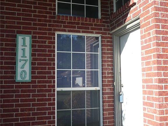 3rd image of 1170 Meadow Park Ln