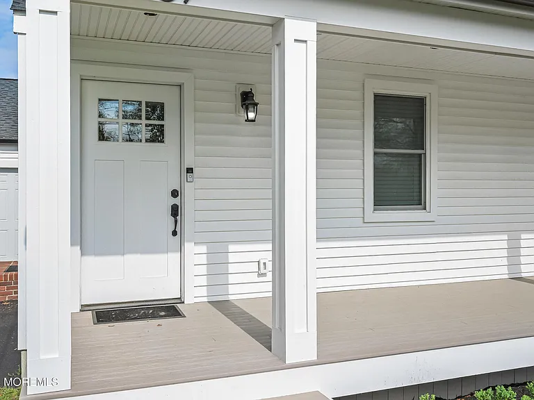 57 Villa Pl — Photo 6