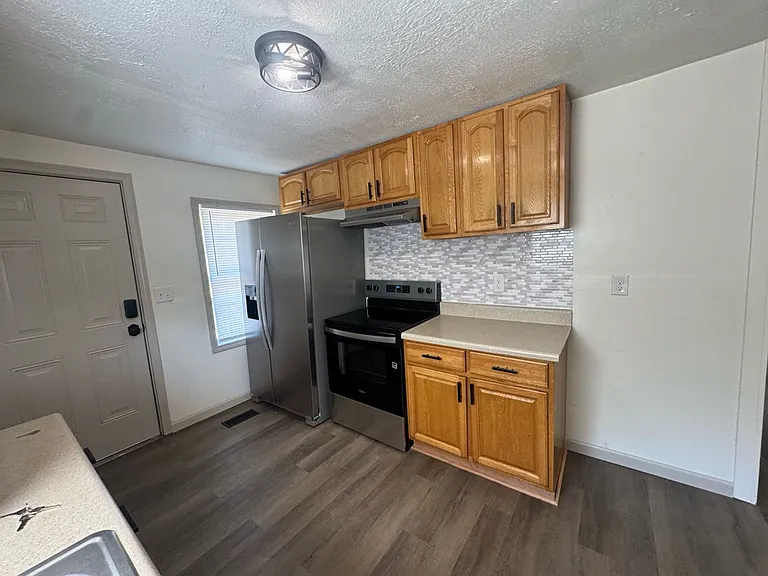 1113 Bloomingdale Pike — Photo 4