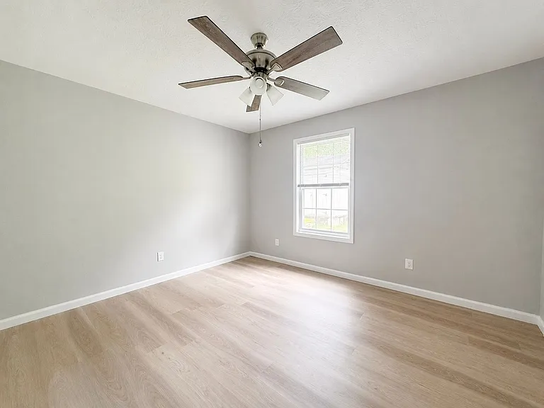 114 Judah Dr — Photo 12
