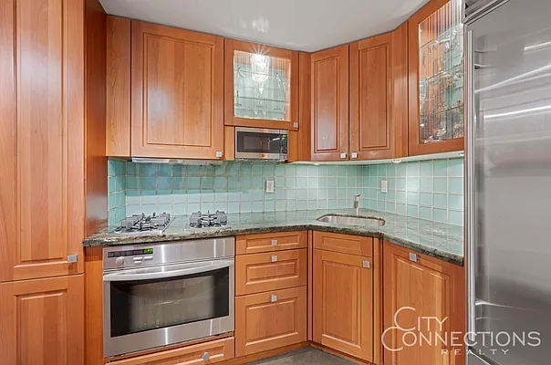 Sold by City Connections Realty | media 15