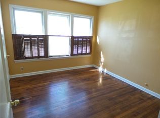 1063 E Walnut St, Seguin, TX 78155