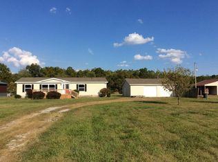 16495 E Robin Rd, Mount Vernon, IL 62864