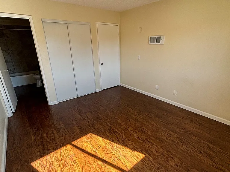 2573 Ulric St #8 — Photo 11