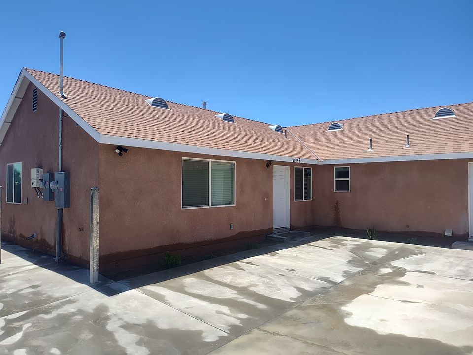 1st image of 2098 Poplar St #A/b