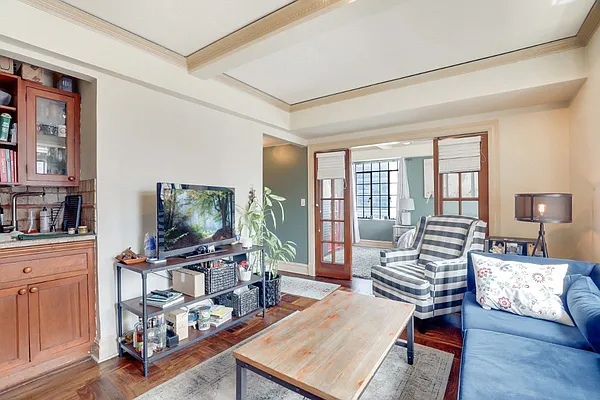 Rented by Level Group | media 104