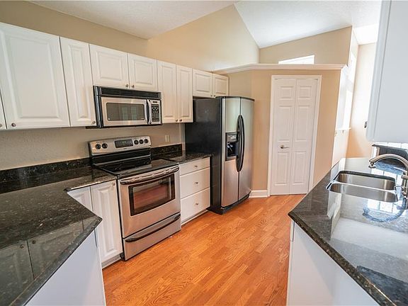 5th image of 1400 Farrindon Cir