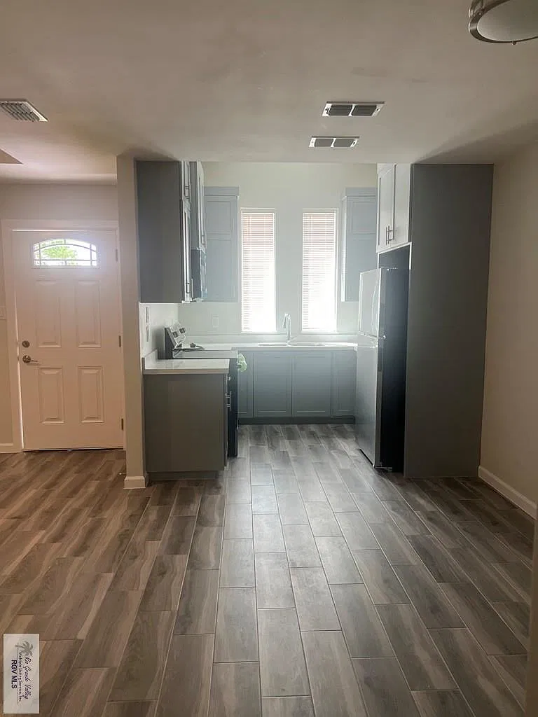 3 bed, 2.0 bath, 1080 sqft, $1,500 — Photo 4