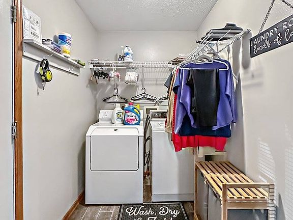 3rd image of 4396 Westwind Dr