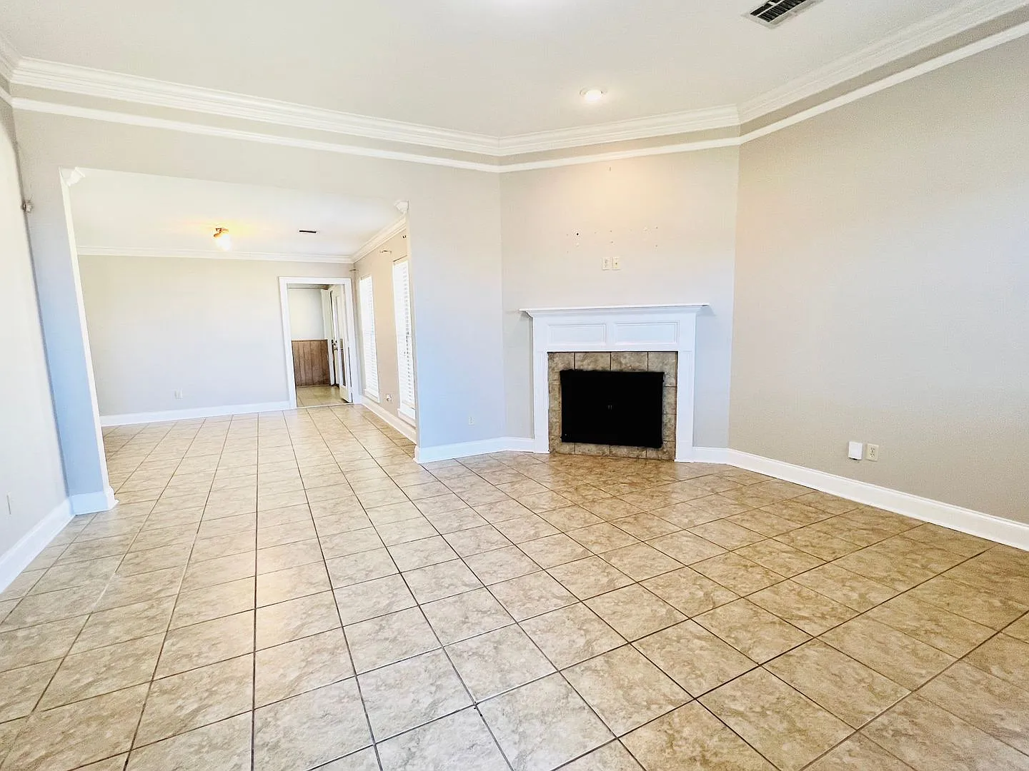 Lovely 3-Bedroom Home with Bonus Flex Space in Youngsville! — Photo 2