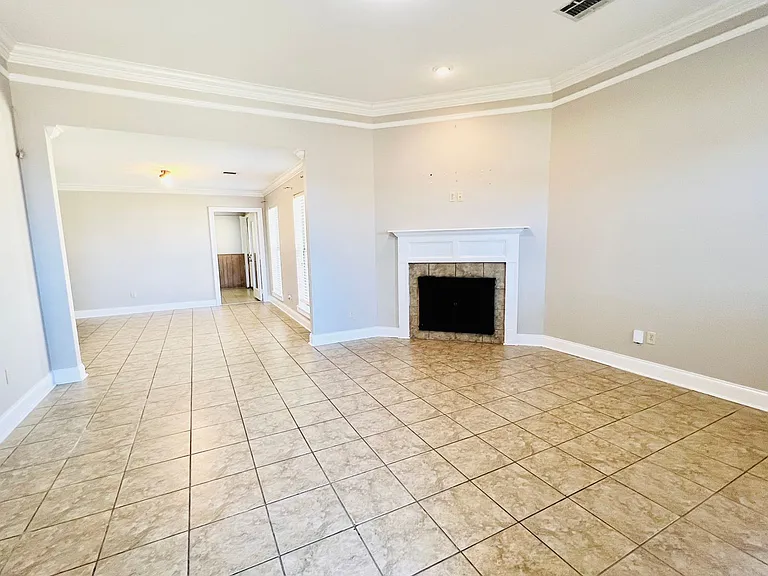204 King Arthurs Way — Photo 2