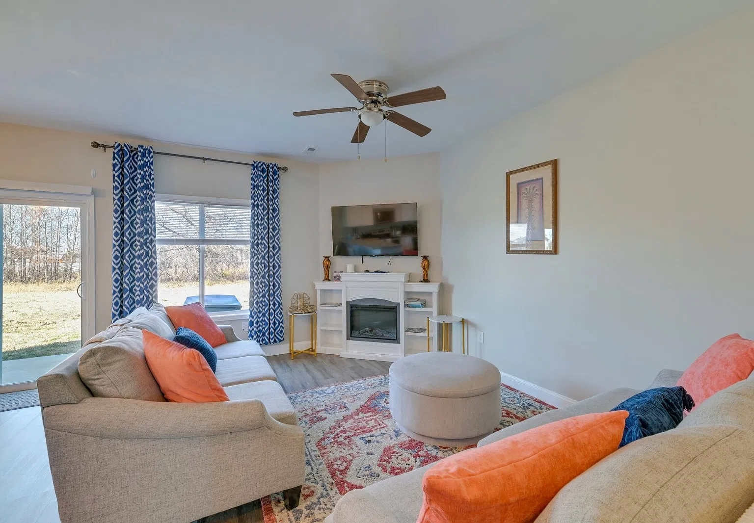 3 bed, 2.5 bath, 1320 sqft, $2,100 — Photo 3