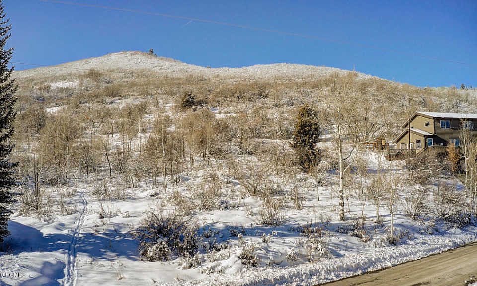 1st image of 8763 N Cove Dr