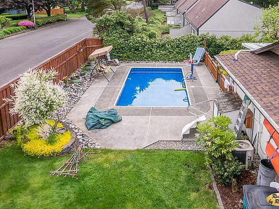 4th image of 108 NW 82nd St