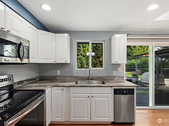 5th image of 27315 76th Drive NW