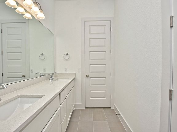 4th image of 1909 Cabrera Dr