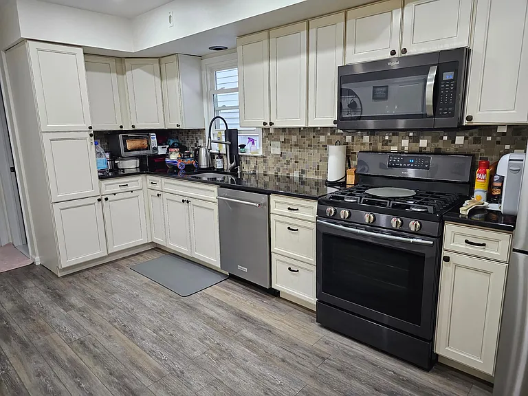 326 Hamilton St — Photo 8