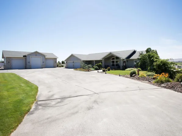 11906 Barrett Rd, Yakima, WA 98908