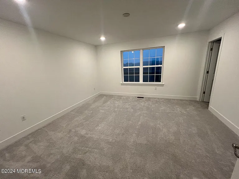 35 Crimson Dr — Photo 5