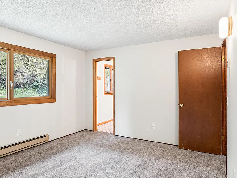 5012 NE 1st Ct — Photo 18