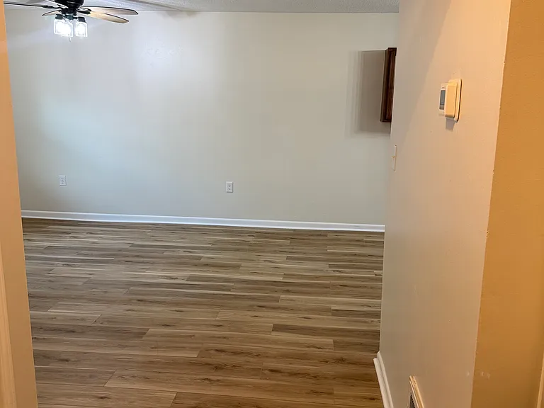706 Shady Lane Dr #D — Photo 9