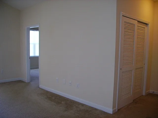 Special! 2 Bedroom/2 Bath Condo In Heatherstone - 1/2 Half Rent 2nd Month — Photo 3
